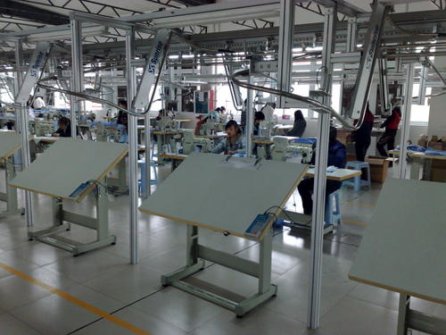 常州客戶定制電動葫蘆用于服裝生產(chǎn)線建設(shè)