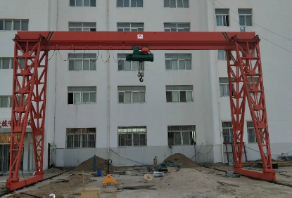 焊縫裂紋對(duì)電動(dòng)葫蘆門(mén)式起重機(jī)工作性能的影響